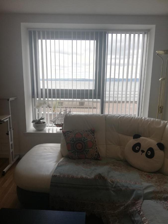 אדינבורו Stunning Waterfront Western Harbour Apartment מראה חיצוני תמונה