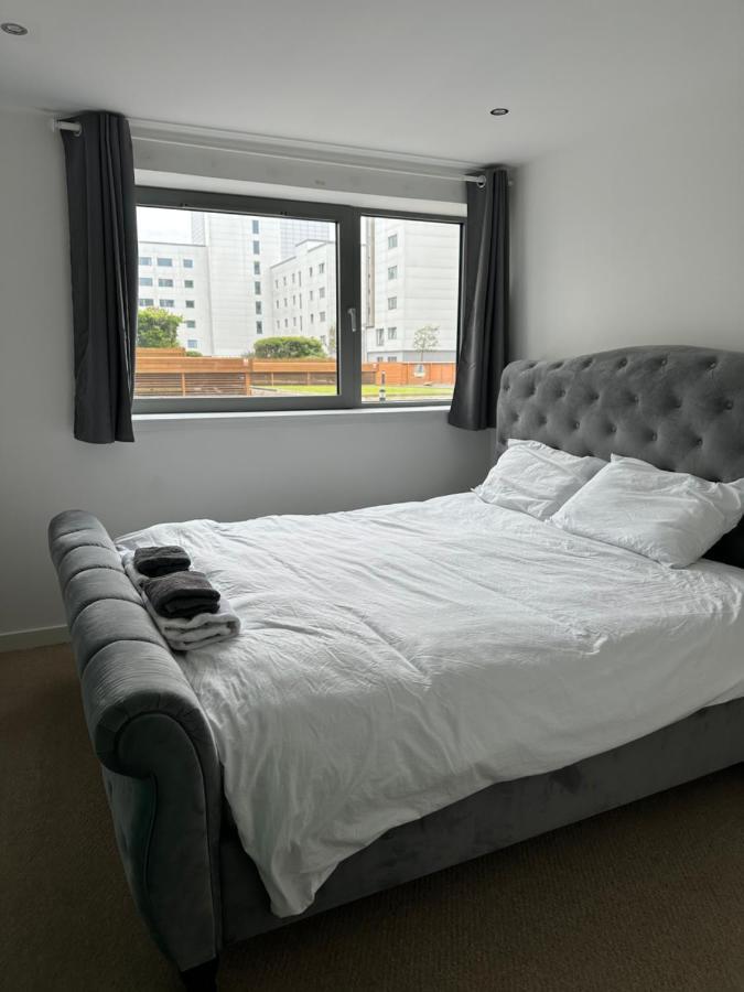 אדינבורו Stunning Waterfront Western Harbour Apartment מראה חיצוני תמונה